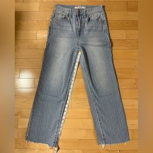Joe’s Jeans 
The Callie
Mid Rise Bootcut Crop